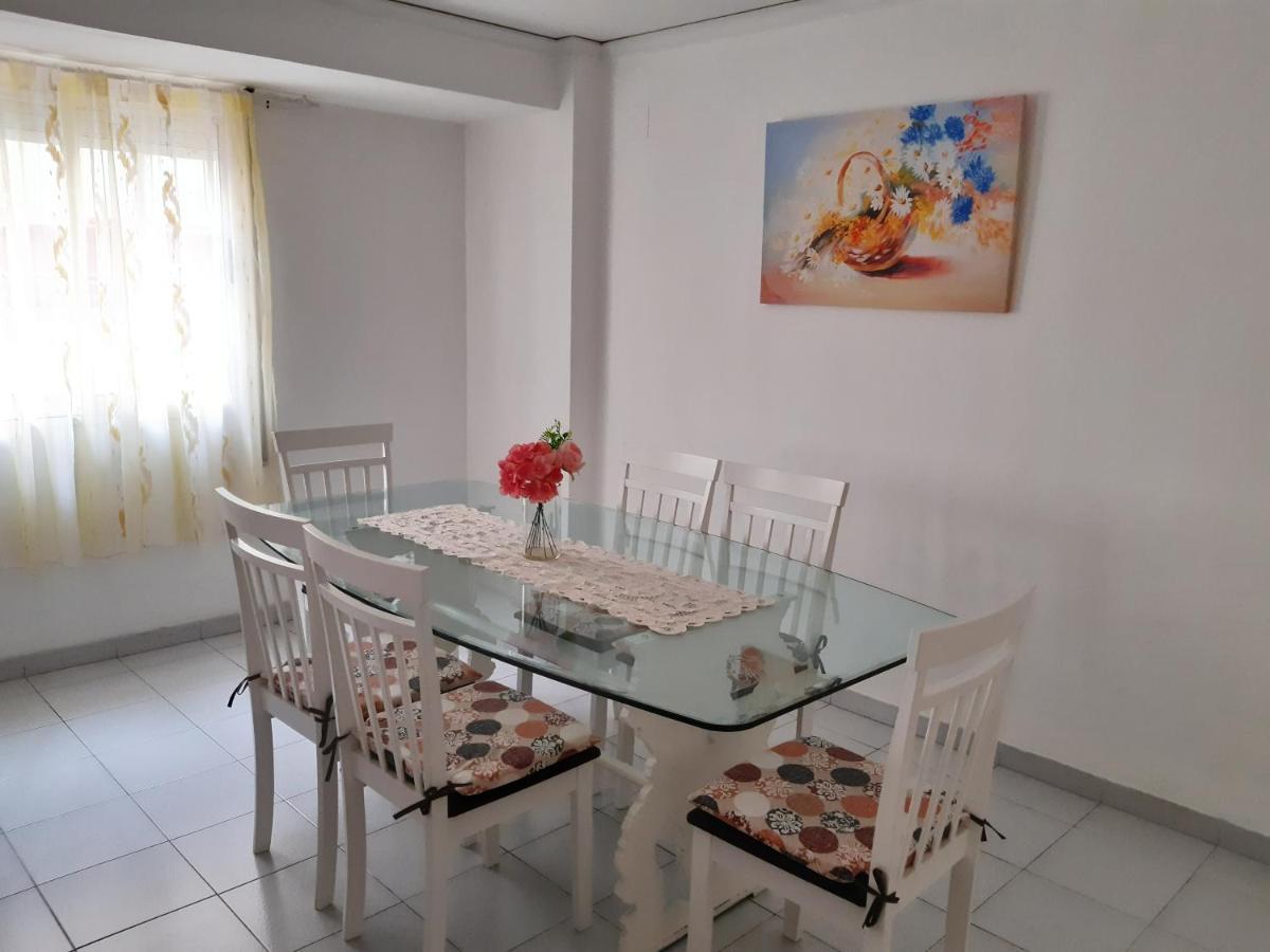 La Rose Apartment กันดิอา ภายนอก รูปภาพ